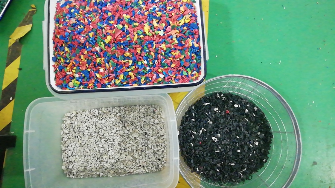 Hdpe PVC Pet pe PP Ldpe πλαστική ταξινομώντας μηχανή χρώματος διαλογέων χρώματος κόκκων για τις νιφάδες της Pet
