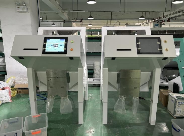 500kg/h Μεγάλη χωρητικότητα Νότια Αμερική Sacha Inchi Color Sorting Machine Color Sorter για τη Βοτανική