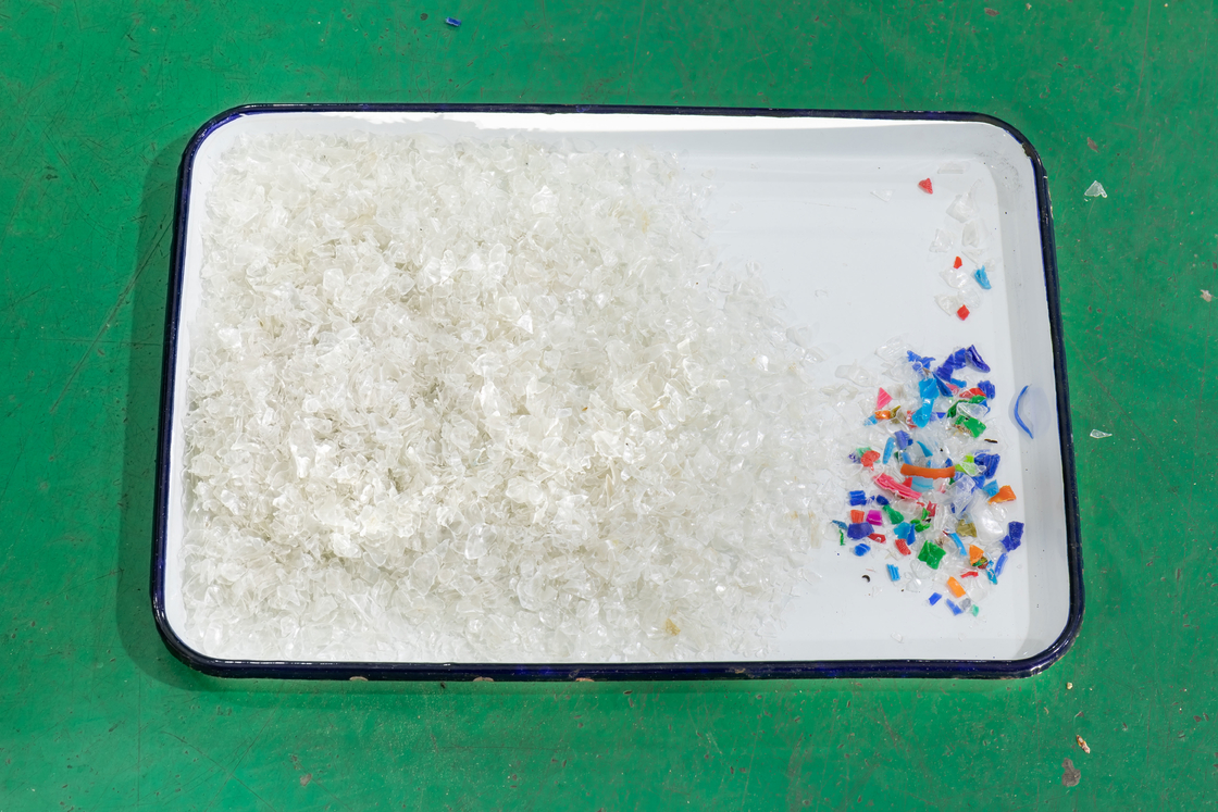 Μηχανή διαλογής χρώματος νιφάδων μαύρου πλαστικού Έξυπνος διαχωριστής χρώματος CCD Υψηλής απόδοσης μηχανή διαχωρισμού χρώματος για PVC PET